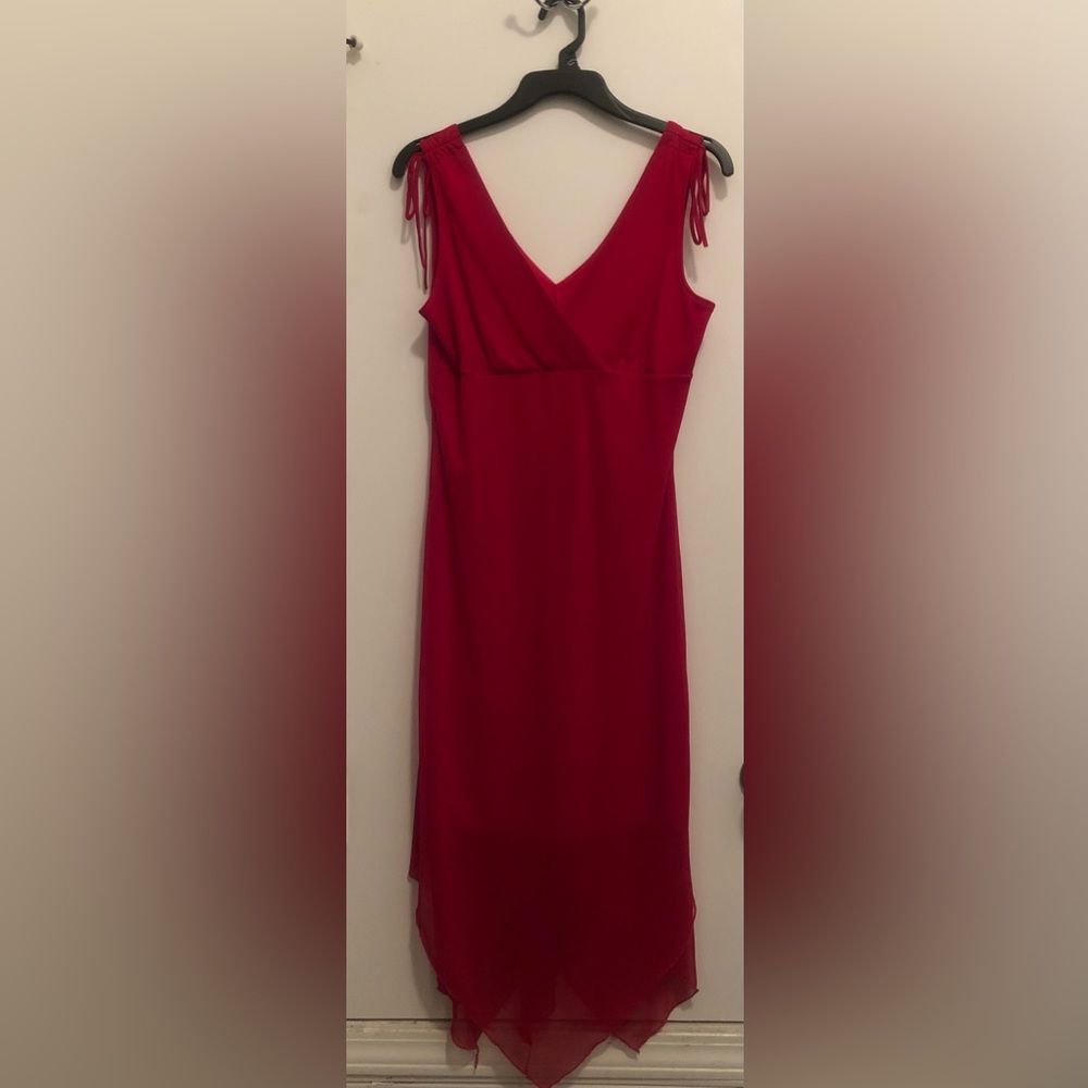Red sleeveless dress